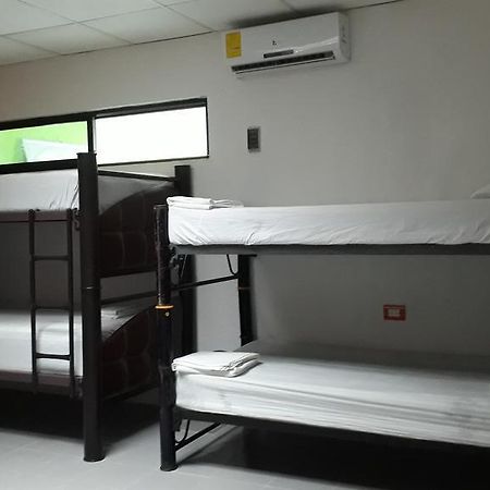 Hostel Mundo Maya Канкун Екстер'єр фото