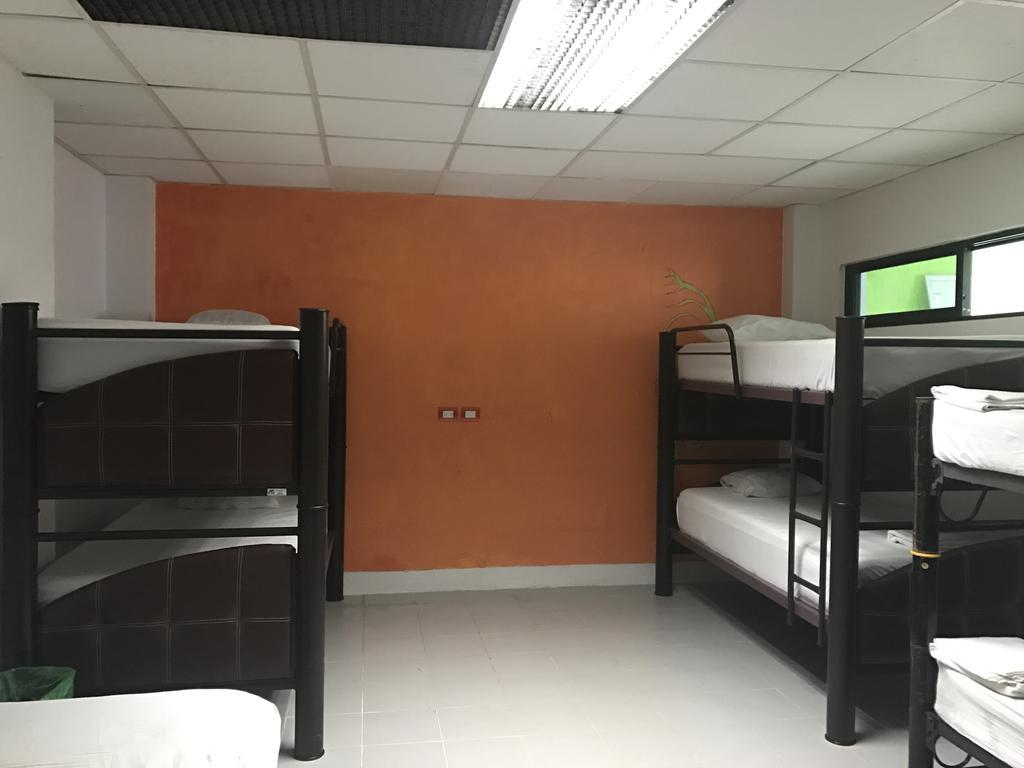 Hostel Mundo Maya Канкун Екстер'єр фото