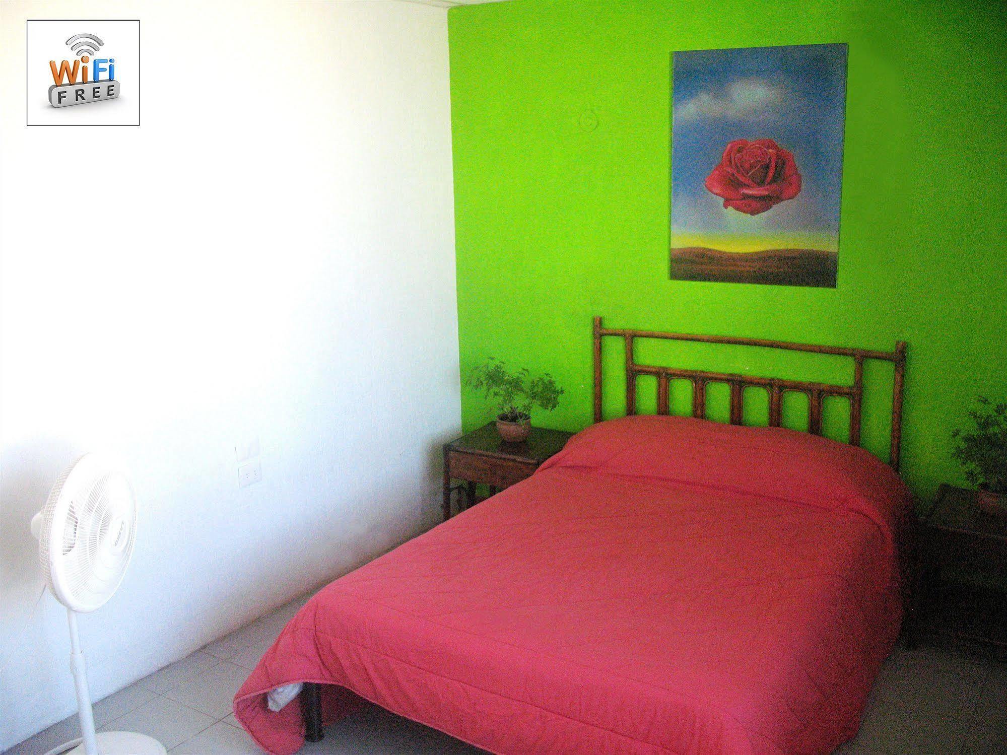 Hostel Mundo Maya Канкун Екстер'єр фото