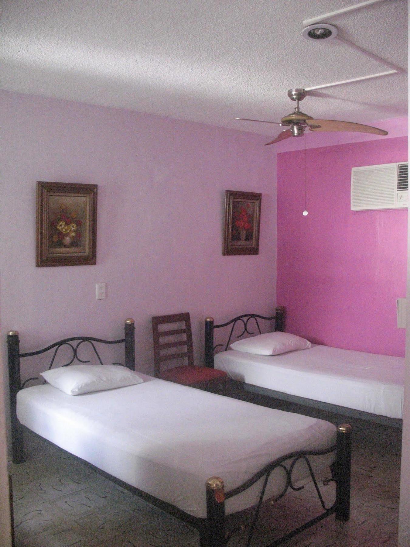 Hostel Mundo Maya Канкун Екстер'єр фото