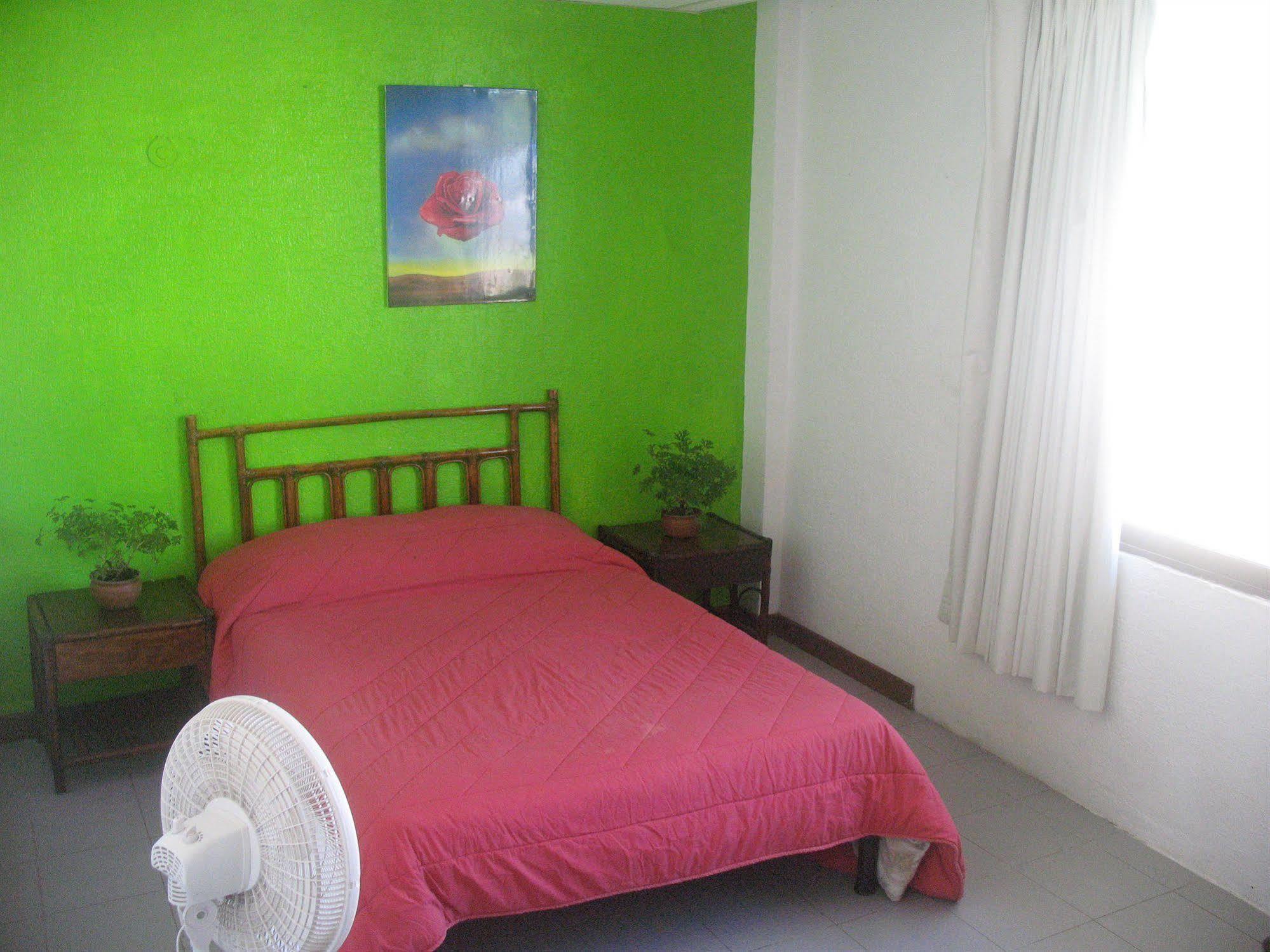 Hostel Mundo Maya Канкун Екстер'єр фото